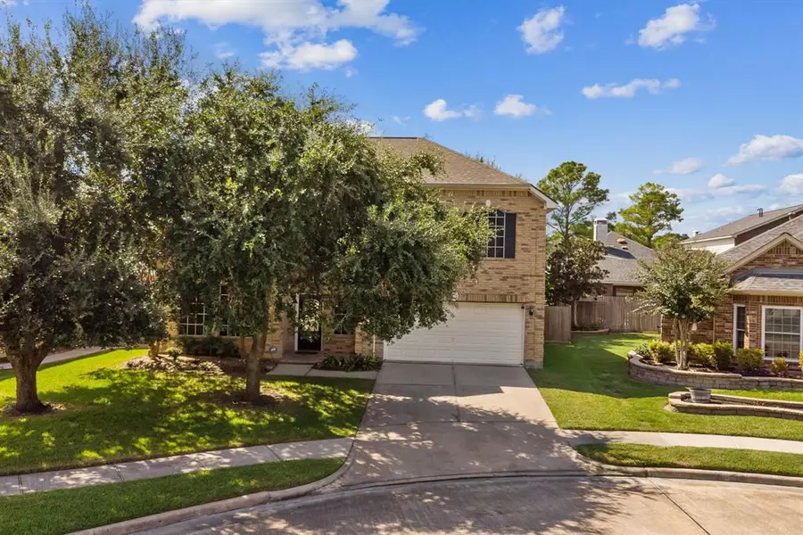 204 Lark Hollow LN, League City, TX 77573