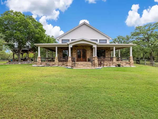 2233 County Road 323, Lexington, TX 78947