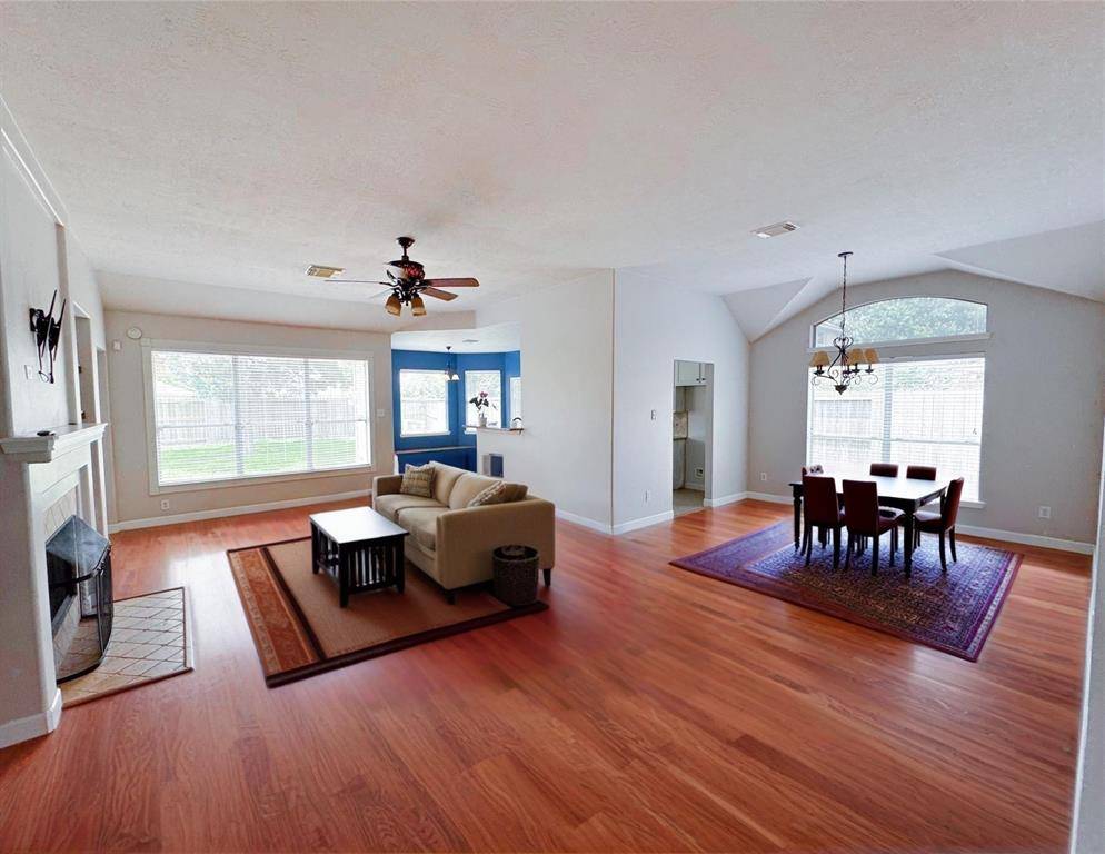 19410 Bear Springs Dr, Katy, TX 77449