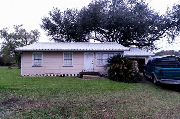 4127 County Road 137, Wharton, TX 77488