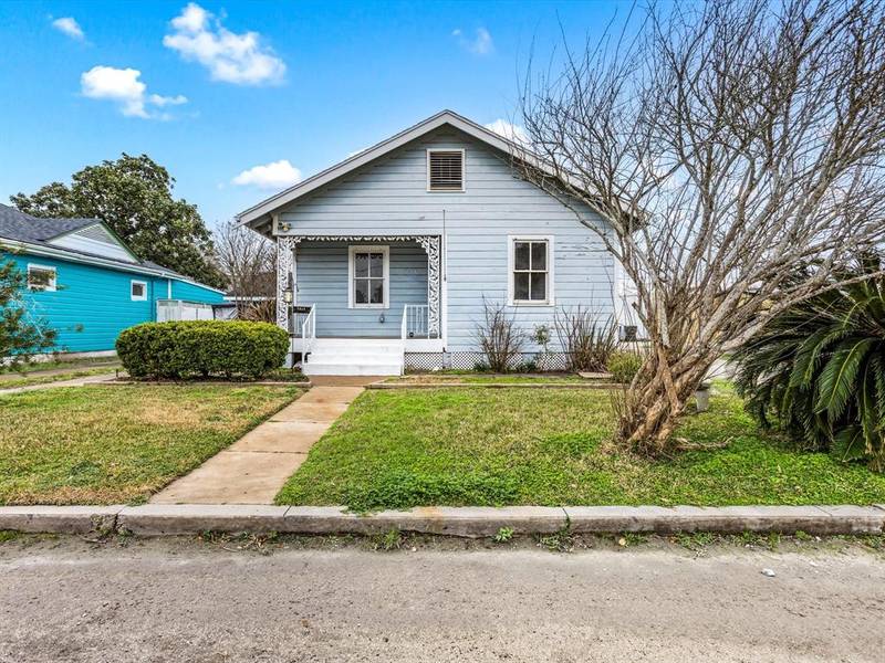 2515 52nd ST, Galveston, TX 77551