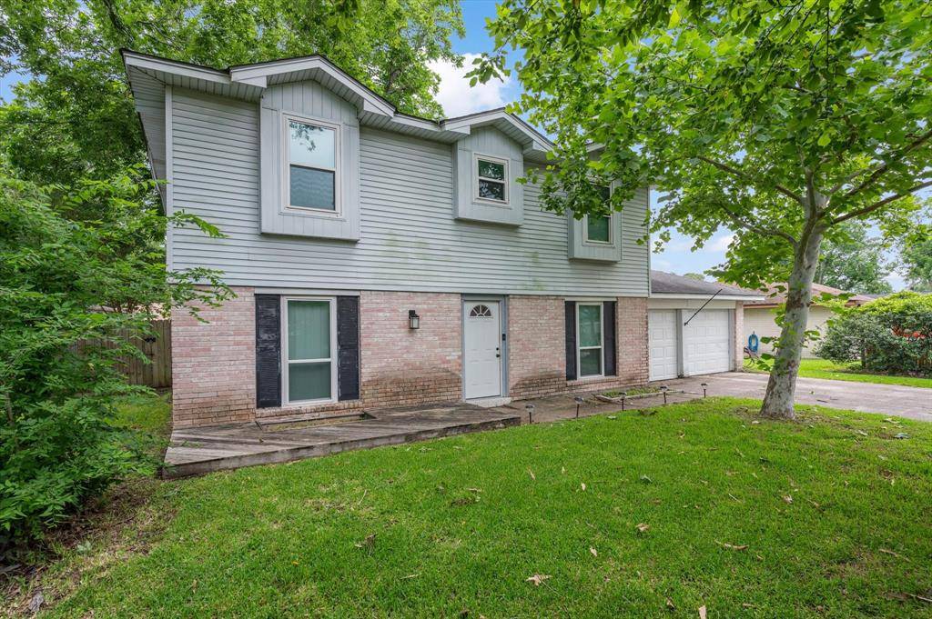 Friendswood, TX 77546,502 Mary Ann DR