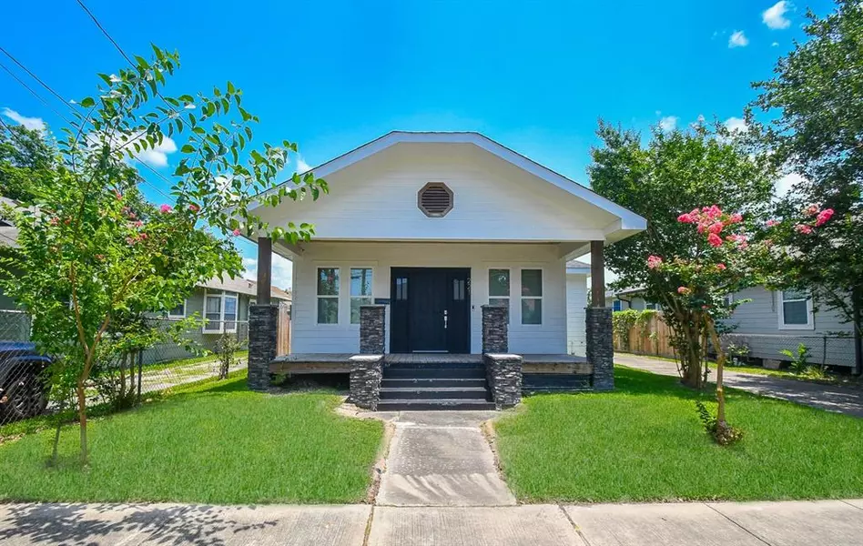 221 Estelle ST, Houston, TX 77003