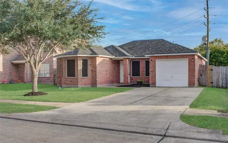 12806 Rio Bravo ST, Rosharon, TX 77583