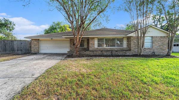 5110 Torchlight DR, Houston, TX 77035