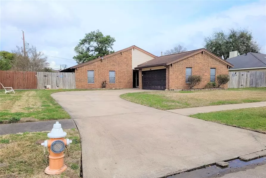 10419 Rocky Hollow RD, La Porte, TX 77571