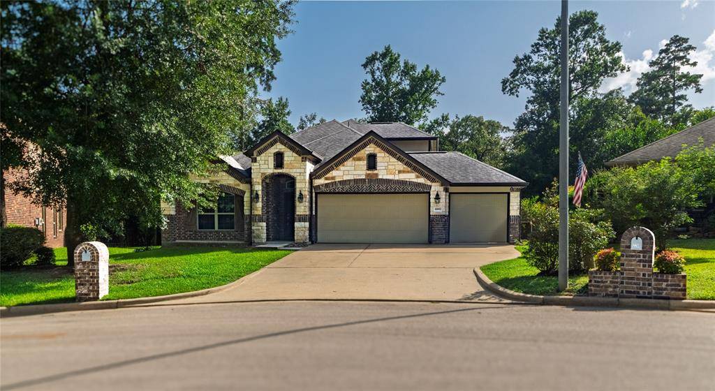 8992 S Comanche CIR, Willis, TX 77378