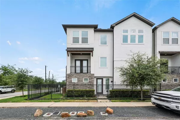 1212 Upton ST, Houston, TX 77020