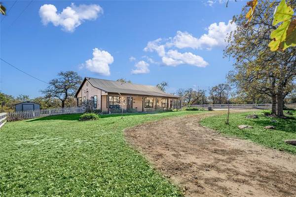 1550 Schoenberg RD, Carmine, TX 78932