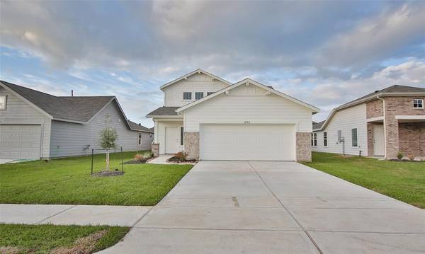 205 Laura Leigh LN, Angleton, TX 77515