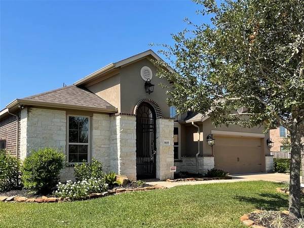 9609 Eden Ridge LN, Pearland, TX 77584