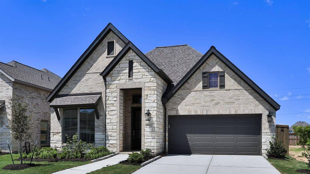 11907 Sawgrass DR, Mont Belvieu, TX 77523