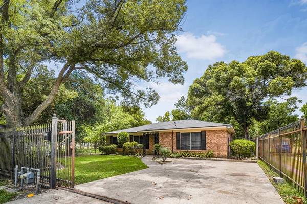 6103 Wipprecht ST, Houston, TX 77026