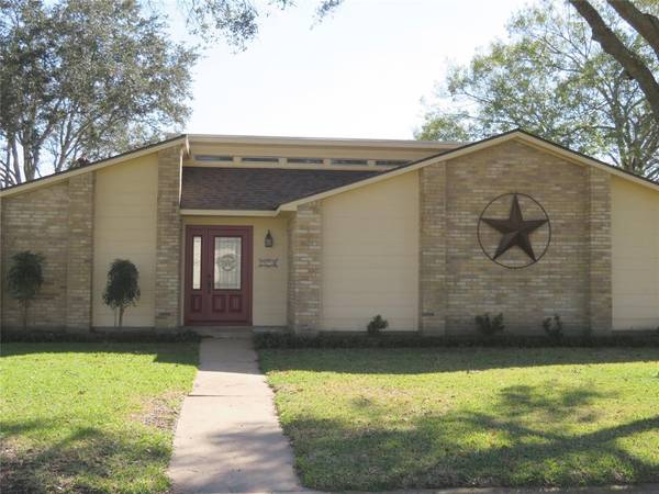 707 John Albert DR, East Bernard, TX 77435