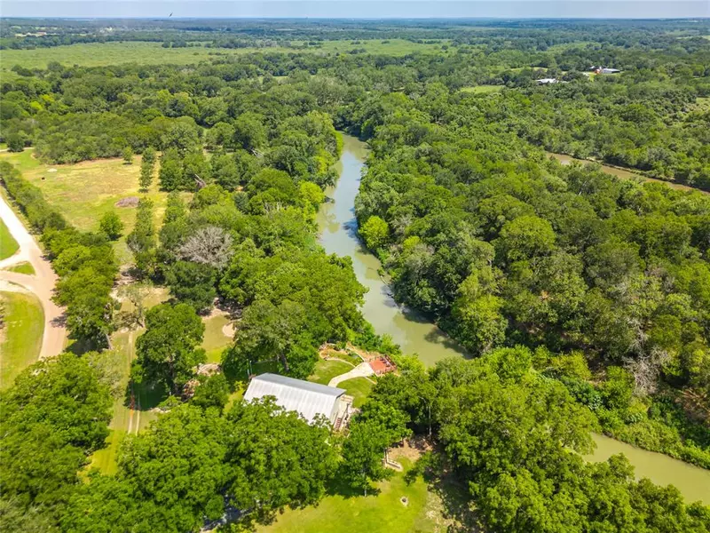 98 County Road 250, Ottine, TX 78658