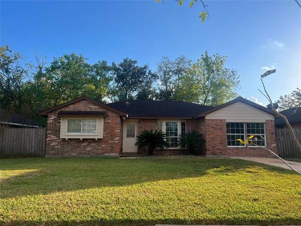 804 Merribrook LN, Friendswood, TX 77546