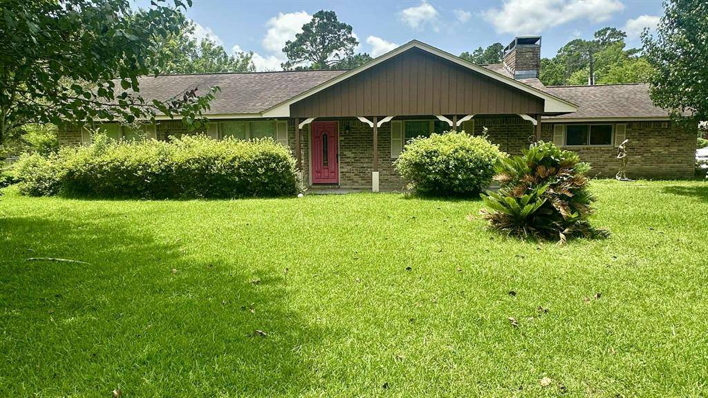 13 Whitewing ST, Dayton, TX 77535