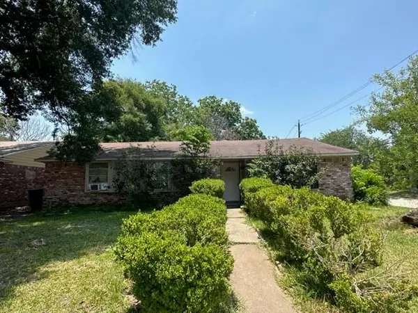 3902 Prudence DR, Houston, TX 77045