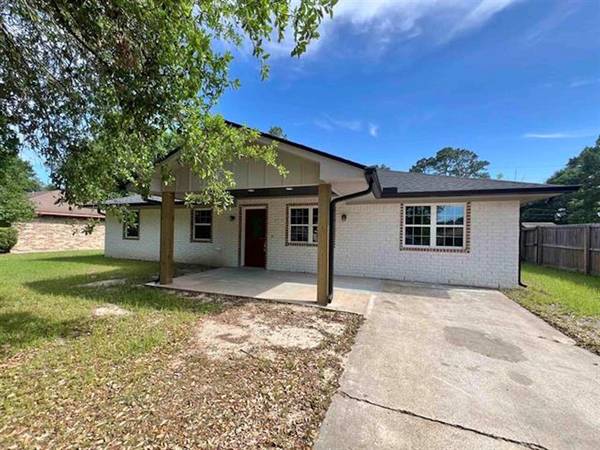 1040 Pine Cove ST, Vidor, TX 77662