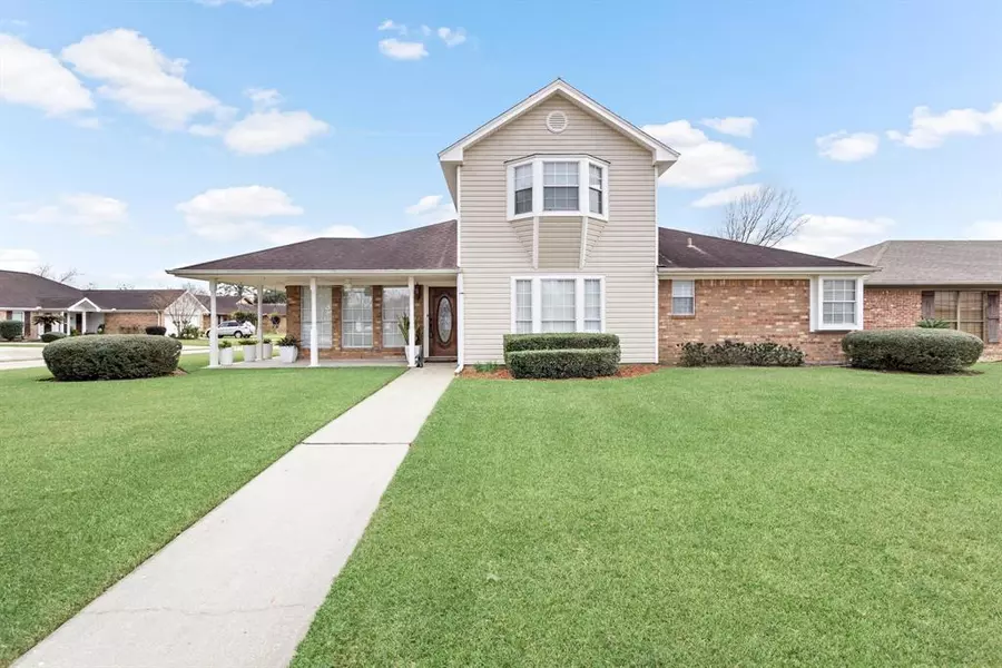 1419 25 th, Nederland, TX 77627