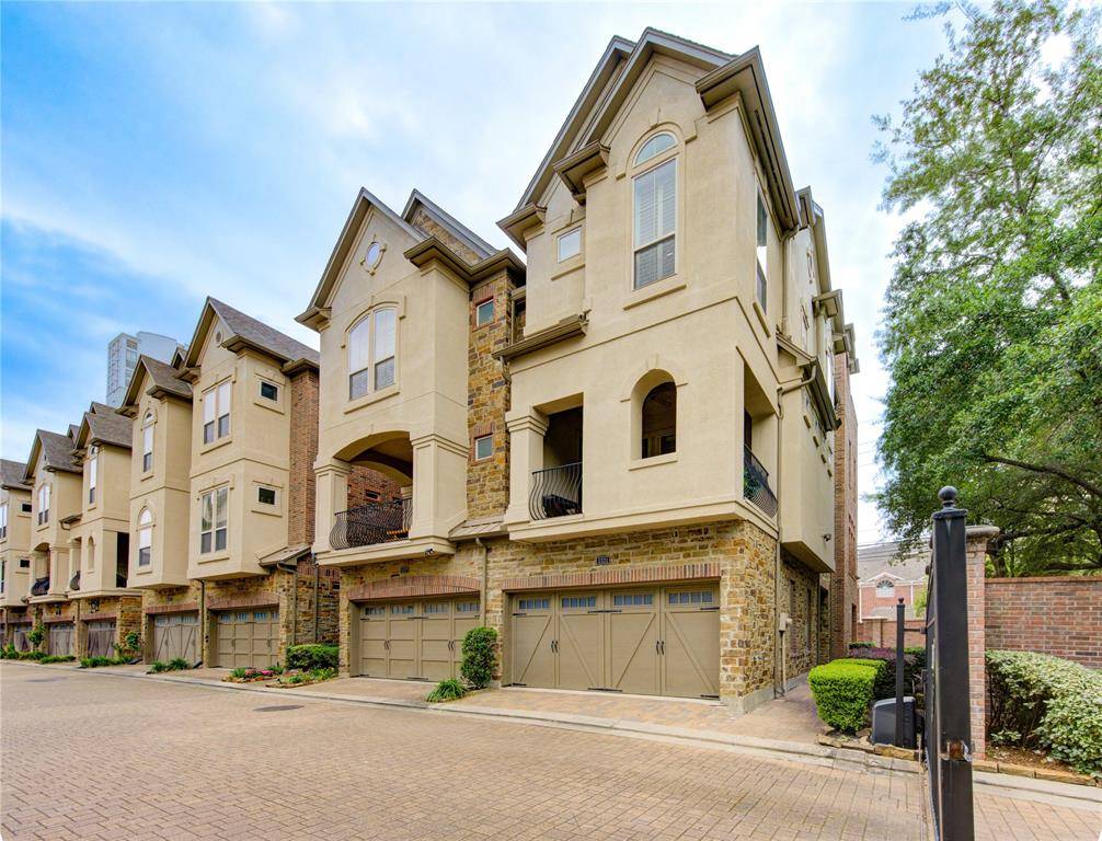 3331 Bingham Manor LN, Houston, TX 77056