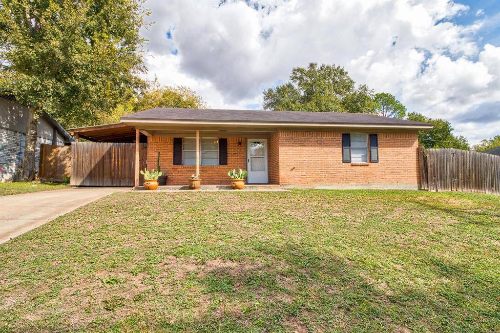 306 Barbee ST,  Brenham,  TX 77833