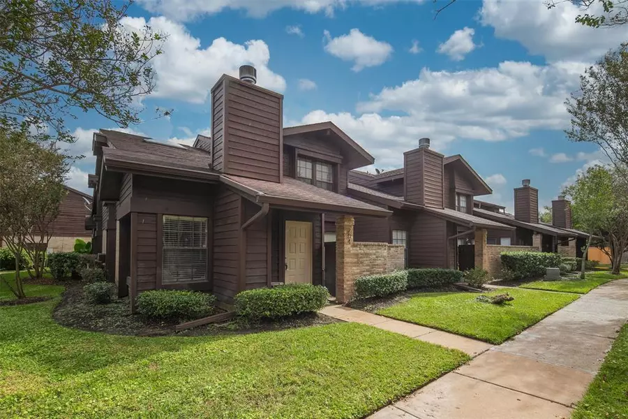 2611 Grants Lake BLVD #204, Sugar Land, TX 77479