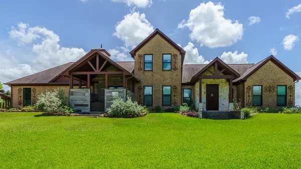 100 Pecan Grove RD, Sealy, TX 77474