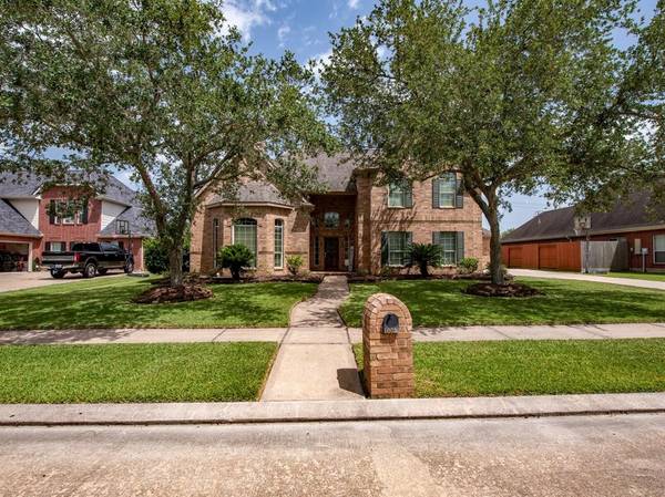 601 High Ridge DR, Friendswood, TX 77546