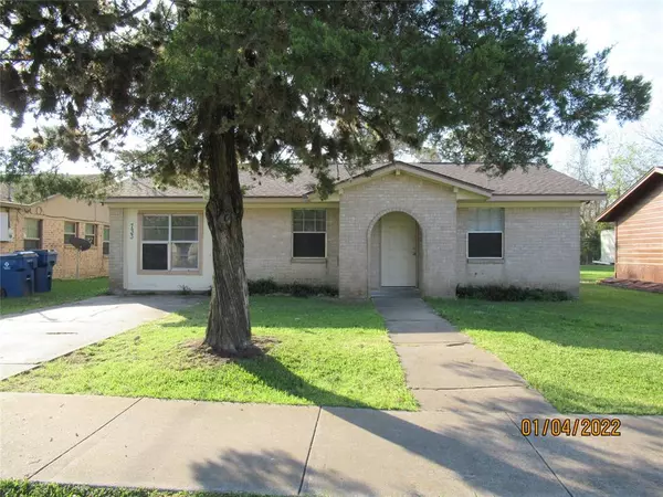 733 W Live Oak, Angleton, TX 77515