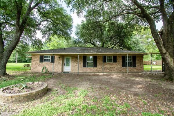 38 Abbey RD, New Waverly, TX 77358