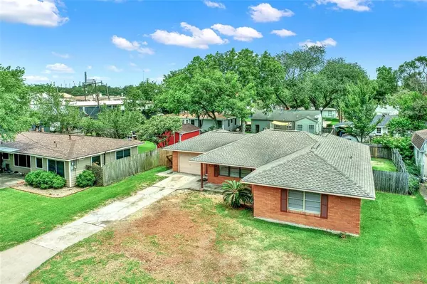 117 E 5th ST, Deer Park, TX 77536