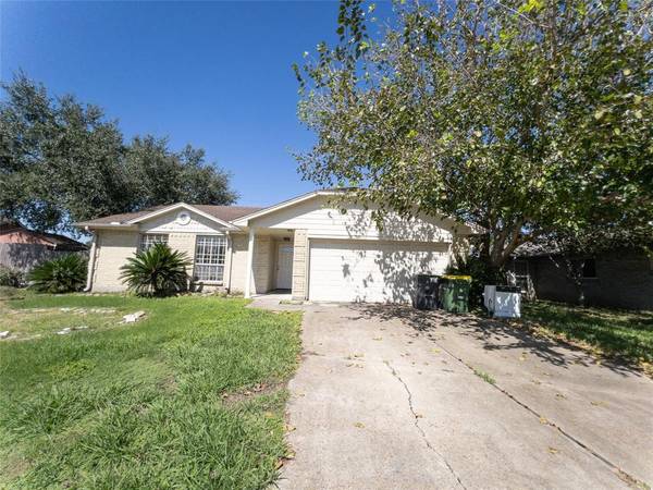 2907 Helmsley DR, Pearland, TX 77584