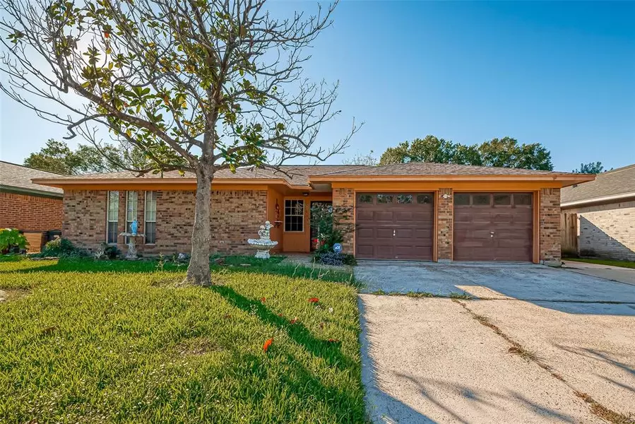 609 Heather LN, Baytown, TX 77521