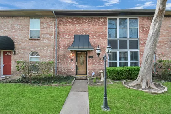 Houston, TX 77079,14732 Perthshire RD #34-E