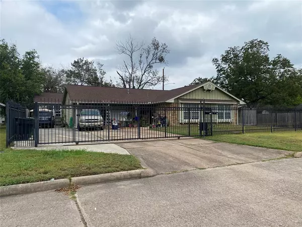 502 W Sunnyside ST, Houston, TX 77091