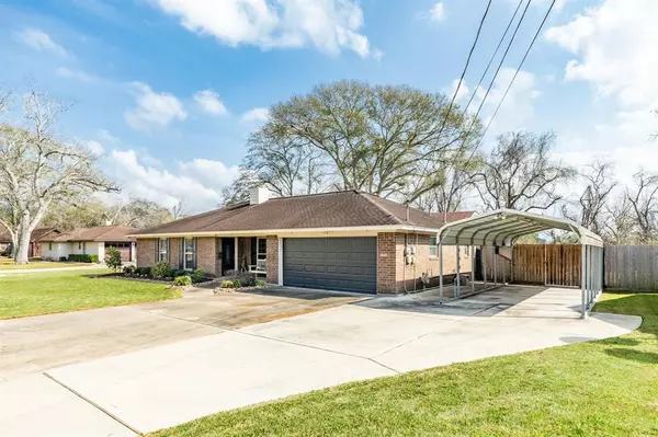 Sweeny, TX 77480,708 Avenue C