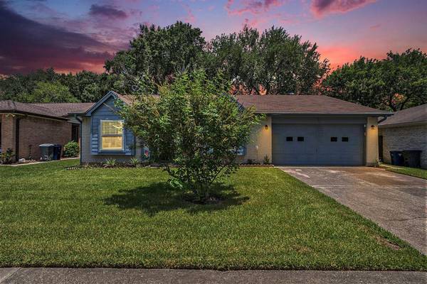 6010 Leafwood CIR, League City, TX 77573