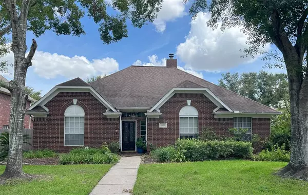 1803 Lakeside Lane LN,  Friendswood,  TX 77546