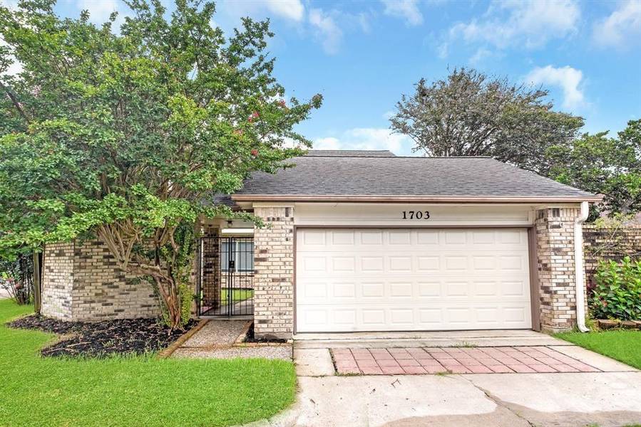 1703 Sullins WAY, Houston, TX 77058