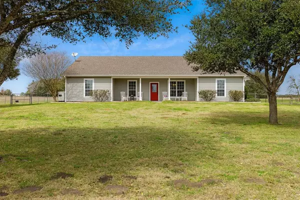 10411 Fm 1383, La Grange, TX 78945