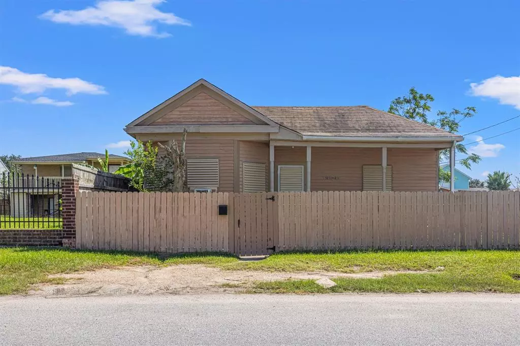 Galveston, TX 77551,5721 Avenue Q 1/2