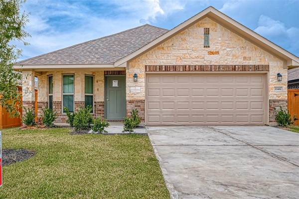 9 Greenbriar LOOP, Angleton, TX 77515