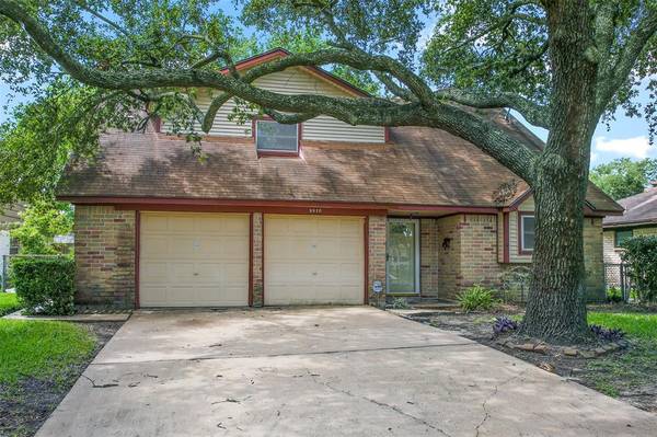 9910 Carlow LN, La Porte, TX 77571