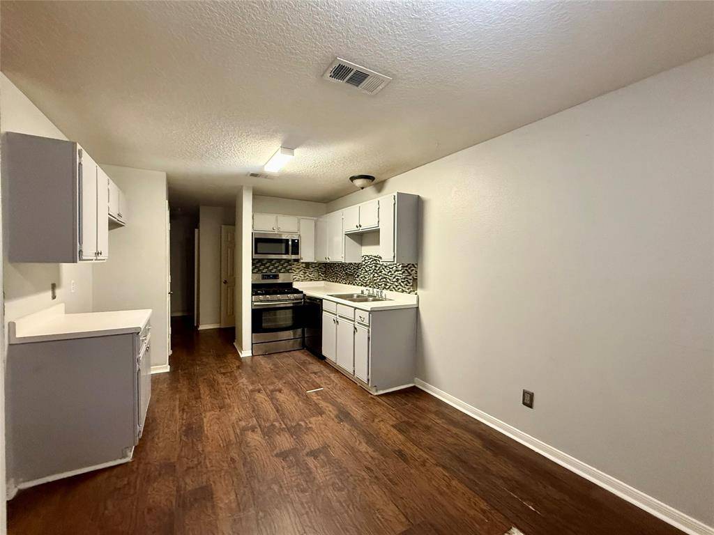 8619 Rustling Lvs DR, Houston, TX 77083
