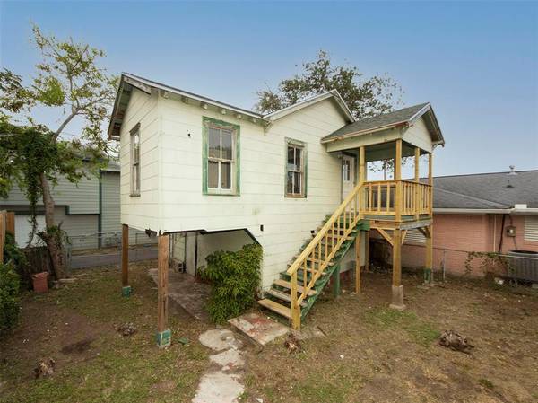 5106 Avenue Q Rear, Galveston, TX 77551