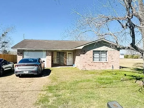 Louise, TX 77455,110 Cedar ST