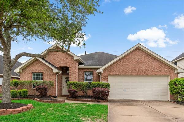 2606 Dawn River LN,  Pearland,  TX 77581