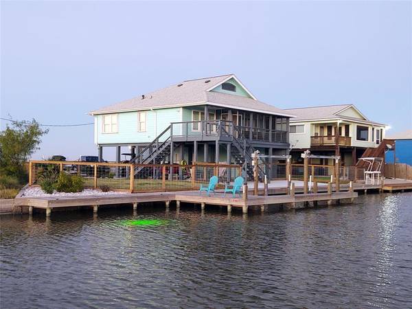 283 Kingfish DR, Rockport, TX 78382