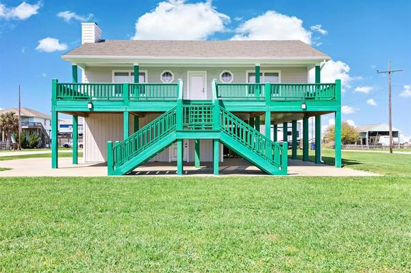 908 West LN, Crystal Beach, TX 77650